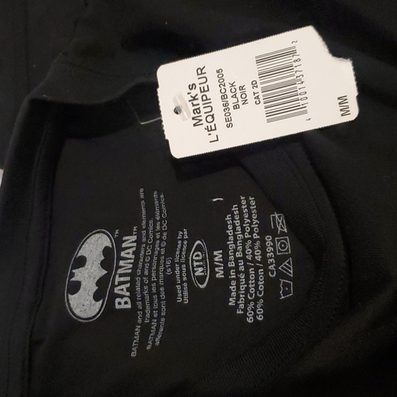 NWT DC Comics Distressed Batman Black Graphic T-shirt - Picture 4 of 6